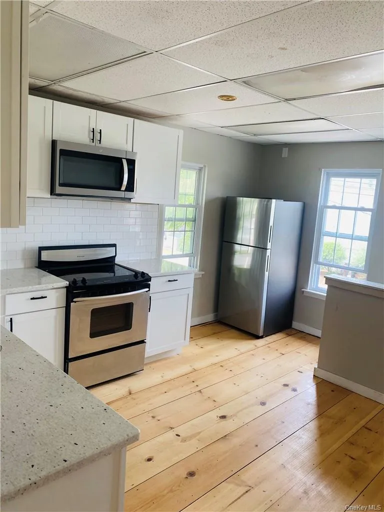 1396 Kings Highway, Chester Town, NY, 3 Bedrooms Bedrooms, 5 Rooms Rooms,1 BathroomBathrooms,Residential Lease,Idx,Kings,0,953001 1396 Kings Highway, Chester Town, NY, 3 Bedrooms Bedrooms, 5 Rooms Rooms,1 BathroomBathrooms,Residential Lease,Idx,Kings,0,953001