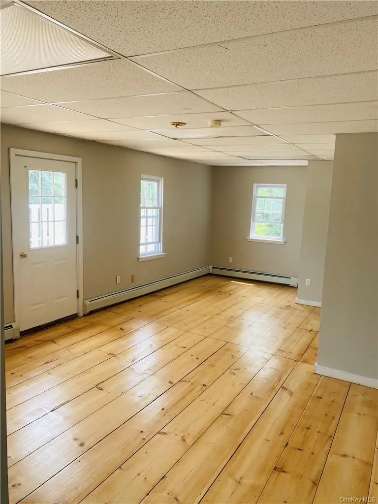 1396 Kings Highway, Chester Town, NY, 3 Bedrooms Bedrooms, 5 Rooms Rooms,1 BathroomBathrooms,Residential Lease,Idx,Kings,0,953001 1396 Kings Highway, Chester Town, NY, 3 Bedrooms Bedrooms, 5 Rooms Rooms,1 BathroomBathrooms,Residential Lease,Idx,Kings,0,953001