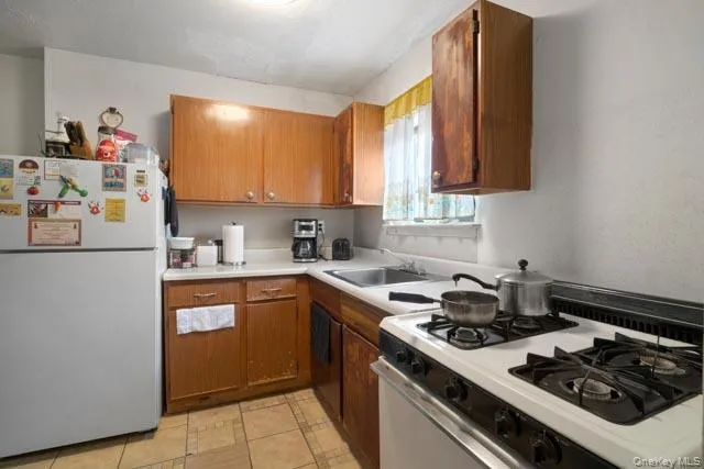 576 Barbey Street, New York, NY, 3 Bedrooms Bedrooms, 7 Rooms Rooms,2 BathroomsBathrooms,Residential,For Rent,Barbey,0,953007 576 Barbey Street, New York, NY, 3 Bedrooms Bedrooms, 7 Rooms Rooms,2 BathroomsBathrooms,Residential,For Rent,Barbey,0,953007