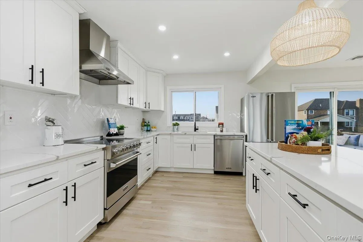 230 Sequams Lane Center, Islip, NY, 3 Bedrooms Bedrooms, 8 Rooms Rooms,2 BathroomsBathrooms,Residential,For Rent,Sequams Lane,0,953018 230 Sequams Lane Center, Islip, NY, 3 Bedrooms Bedrooms, 8 Rooms Rooms,2 BathroomsBathrooms,Residential,For Rent,Sequams Lane,0,953018