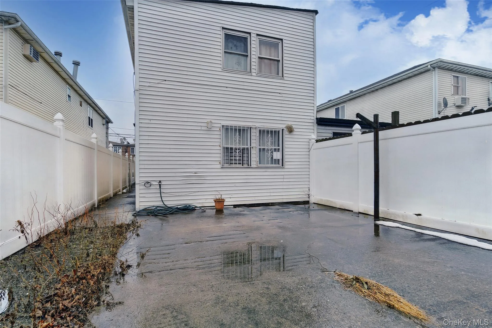 355 Beach 47th Street, New York, NY, 4 Bedrooms Bedrooms, 6 Rooms Rooms,1 BathroomBathrooms,Residential,For Rent,Beach 47th,0,953049 355 Beach 47th Street, New York, NY, 4 Bedrooms Bedrooms, 6 Rooms Rooms,1 BathroomBathrooms,Residential,For Rent,Beach 47th,0,953049