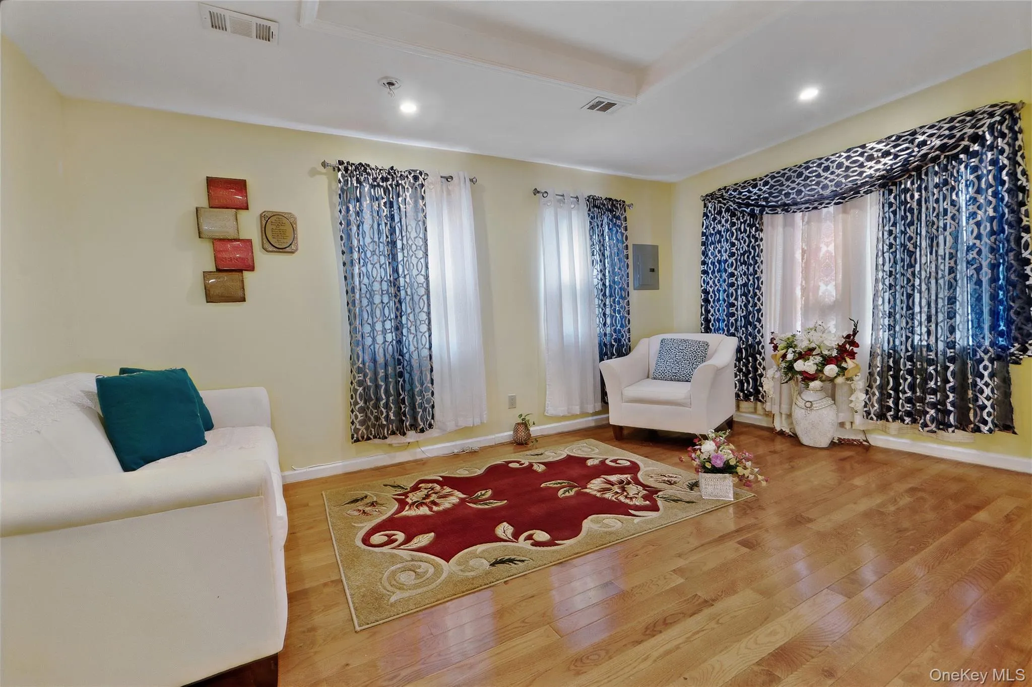 355 Beach 47th Street, New York, NY, 4 Bedrooms Bedrooms, 6 Rooms Rooms,1 BathroomBathrooms,Residential,For Rent,Beach 47th,0,953049 355 Beach 47th Street, New York, NY, 4 Bedrooms Bedrooms, 6 Rooms Rooms,1 BathroomBathrooms,Residential,For Rent,Beach 47th,0,953049