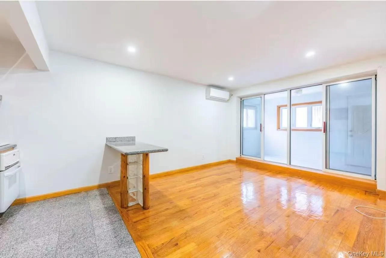 165 Elizabeth Street, New York, NY, 1 Bedroom Bedrooms, 5 Rooms Rooms,1 BathroomBathrooms,Residential,For Rent,Elizabeth,0,953051 165 Elizabeth Street, New York, NY, 1 Bedroom Bedrooms, 5 Rooms Rooms,1 BathroomBathrooms,Residential,For Rent,Elizabeth,0,953051