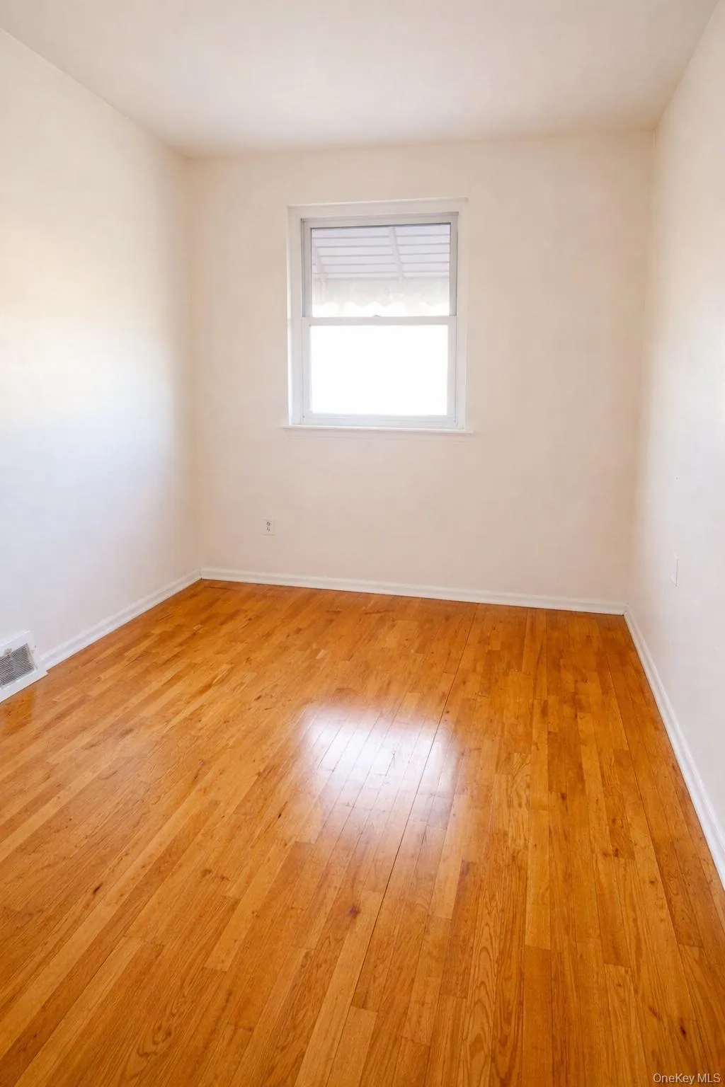 1958 Burke Avenue, New York, NY, 3 Bedrooms Bedrooms, 5 Rooms Rooms,1 BathroomBathrooms,Residential Lease,Idx,Burke,0,953123 1958 Burke Avenue, New York, NY, 3 Bedrooms Bedrooms, 5 Rooms Rooms,1 BathroomBathrooms,Residential Lease,Idx,Burke,0,953123