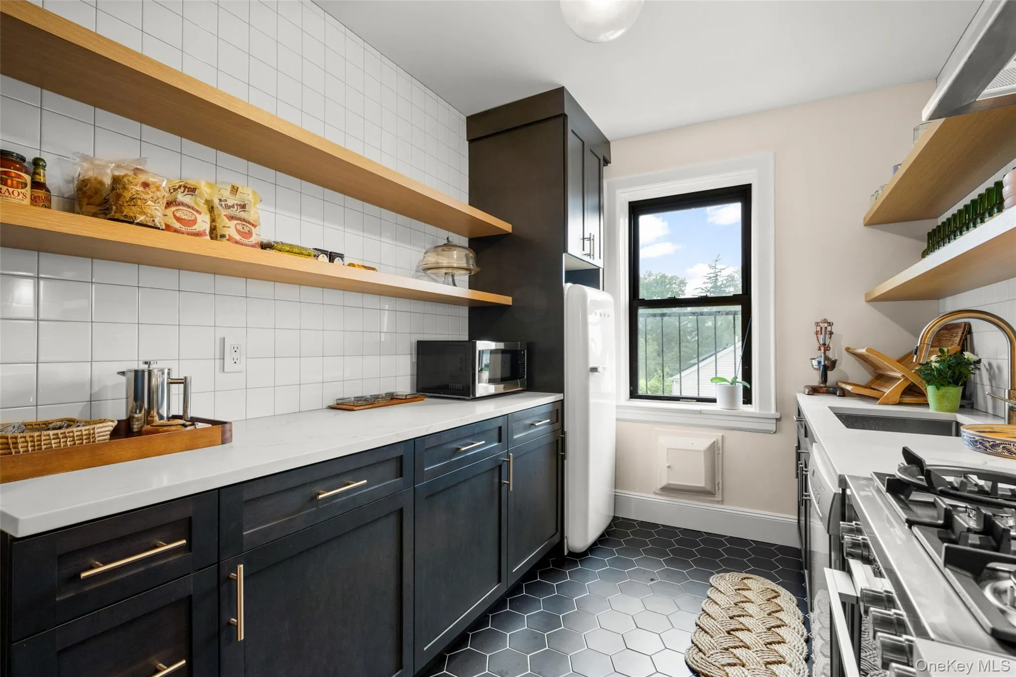 412 Munro Avenue, Mamaroneck, NY, 1 Bedroom Bedrooms, 4 Rooms Rooms,1 BathroomBathrooms,Residential Lease,For Rent,Munro,0,953171 412 Munro Avenue, Mamaroneck, NY, 1 Bedroom Bedrooms, 4 Rooms Rooms,1 BathroomBathrooms,Residential Lease,For Rent,Munro,0,953171