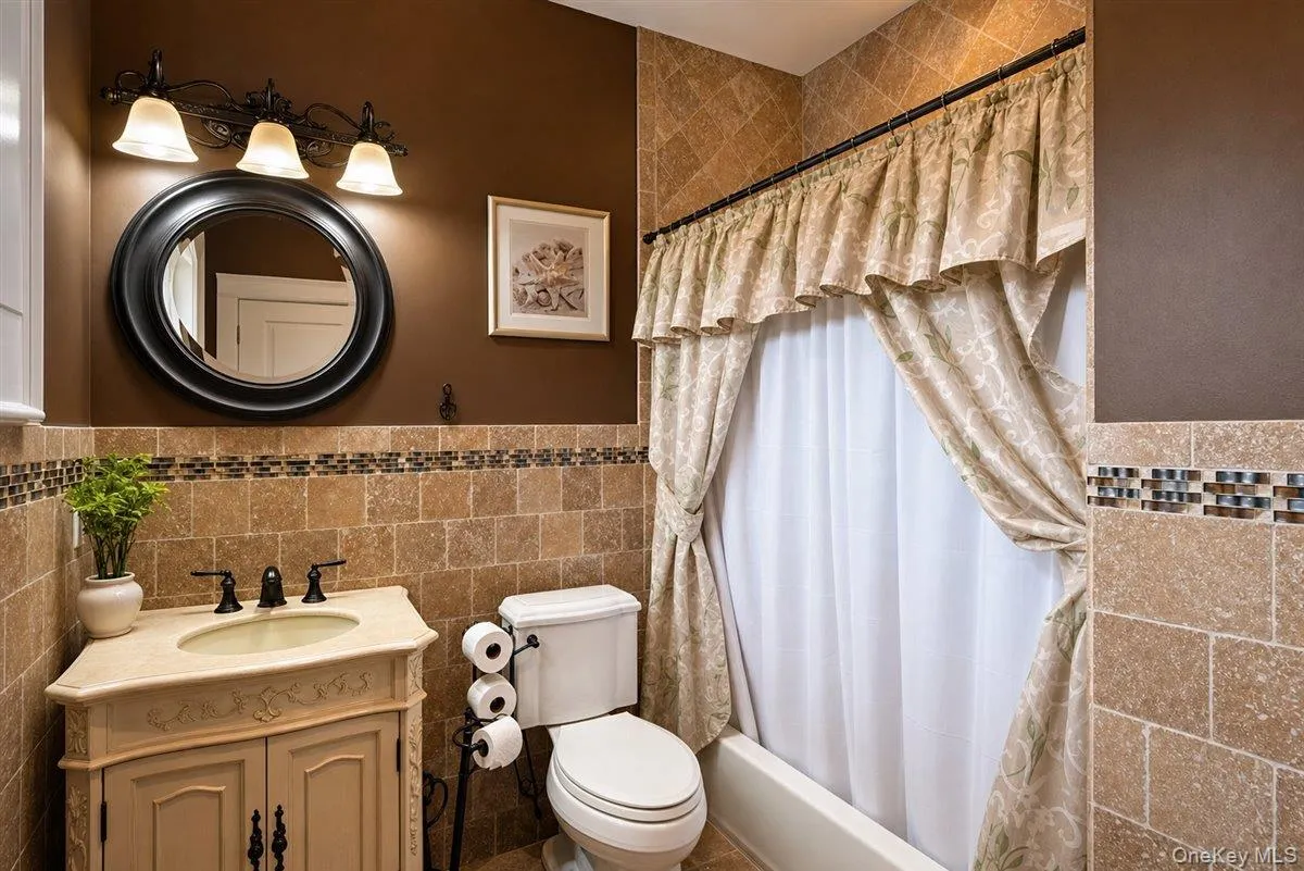 30 Hampton Drive, Brookhaven, NY, 5 Bedrooms Bedrooms, 9 Rooms Rooms,3 BathroomsBathrooms,Residential,For Rent,Hampton,0,KEY953185 30 Hampton Drive, Brookhaven, NY, 5 Bedrooms Bedrooms, 9 Rooms Rooms,3 BathroomsBathrooms,Residential,For Rent,Hampton,0,KEY953185