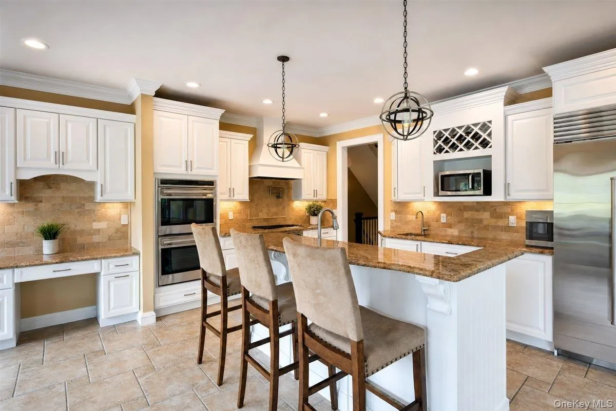 30 Hampton Drive, Brookhaven, NY, 5 Bedrooms Bedrooms, 9 Rooms Rooms,3 BathroomsBathrooms,Residential,For Rent,Hampton,0,KEY953185 30 Hampton Drive, Brookhaven, NY, 5 Bedrooms Bedrooms, 9 Rooms Rooms,3 BathroomsBathrooms,Residential,For Rent,Hampton,0,KEY953185