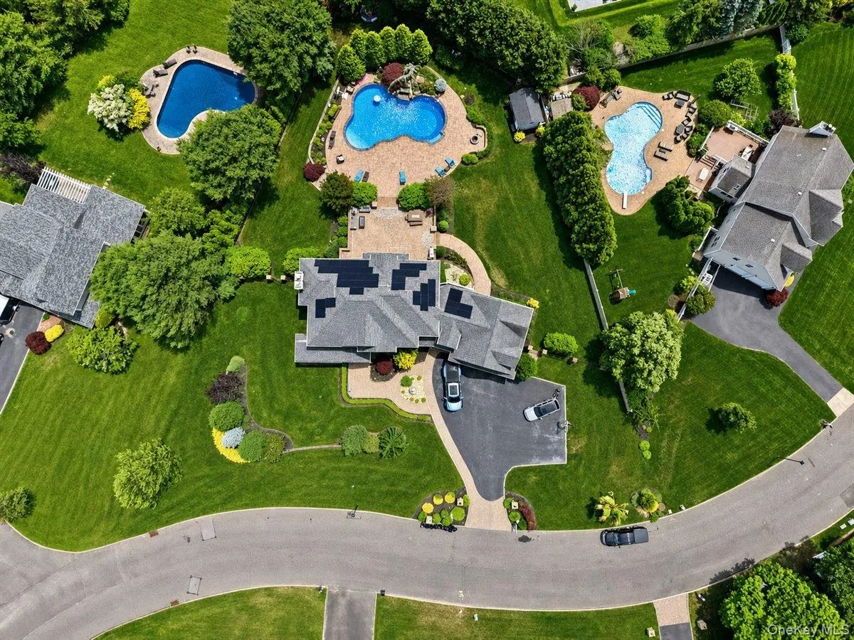 30 Hampton Drive, Brookhaven, NY, 5 Bedrooms Bedrooms, 9 Rooms Rooms,3 BathroomsBathrooms,Residential,For Rent,Hampton,0,KEY953185 30 Hampton Drive, Brookhaven, NY, 5 Bedrooms Bedrooms, 9 Rooms Rooms,3 BathroomsBathrooms,Residential,For Rent,Hampton,0,KEY953185