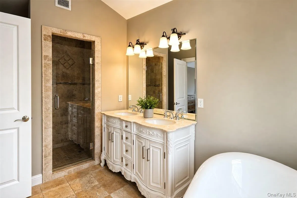 30 Hampton Drive, Brookhaven, NY, 5 Bedrooms Bedrooms, 9 Rooms Rooms,3 BathroomsBathrooms,Residential,For Rent,Hampton,0,KEY953185 30 Hampton Drive, Brookhaven, NY, 5 Bedrooms Bedrooms, 9 Rooms Rooms,3 BathroomsBathrooms,Residential,For Rent,Hampton,0,KEY953185