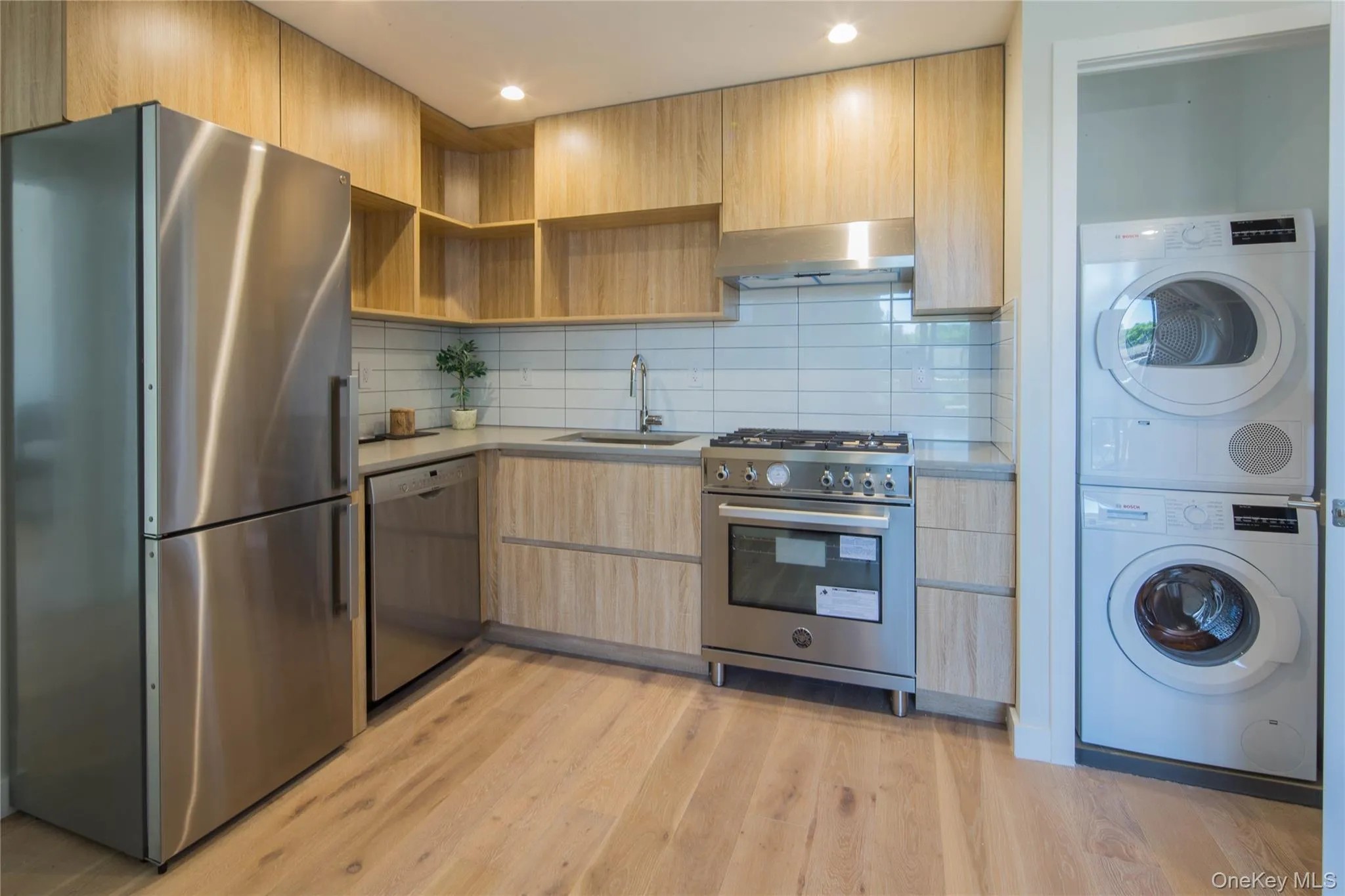 14-33 31st Avenue, New York, NY, 2 Bedrooms Bedrooms, 5 Rooms Rooms,2 BathroomsBathrooms,Residential Lease,Idx,31st,0,953237 14-33 31st Avenue, New York, NY, 2 Bedrooms Bedrooms, 5 Rooms Rooms,2 BathroomsBathrooms,Residential Lease,Idx,31st,0,953237