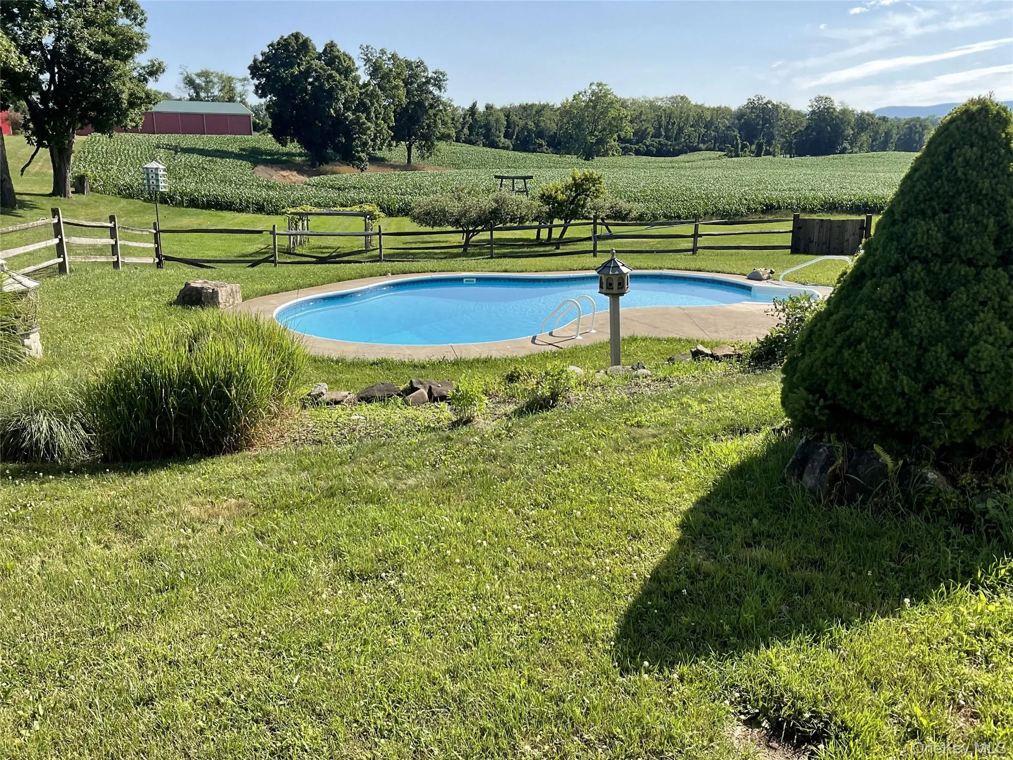 Pool overlooking the farm. Pool has a newer liner and can be heated Pool overlooking the farm. Pool has a newer liner and can be heated
