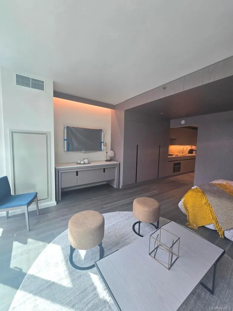 133-36 37th Avenue, New York, NY, 3 Rooms Rooms,1 BathroomBathrooms,Residential Lease,Idx,37th,0,953335 133-36 37th Avenue, New York, NY, 3 Rooms Rooms,1 BathroomBathrooms,Residential Lease,Idx,37th,0,953335