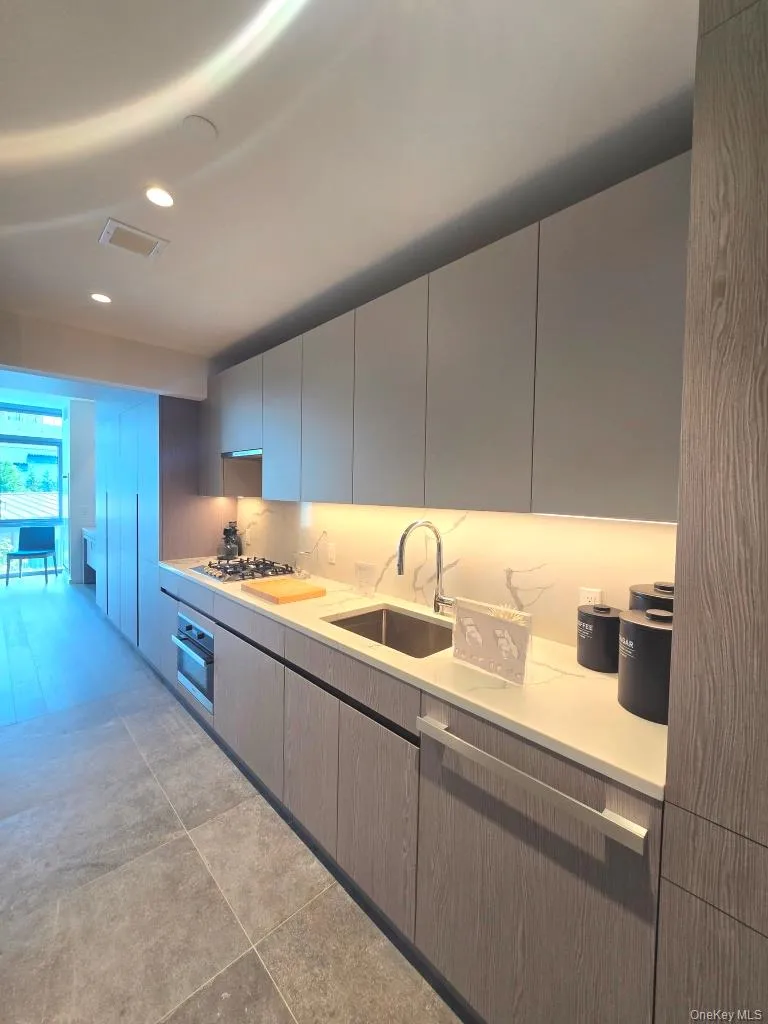 133-36 37th Avenue, New York, NY, 3 Rooms Rooms,1 BathroomBathrooms,Residential Lease,Idx,37th,0,953335 133-36 37th Avenue, New York, NY, 3 Rooms Rooms,1 BathroomBathrooms,Residential Lease,Idx,37th,0,953335