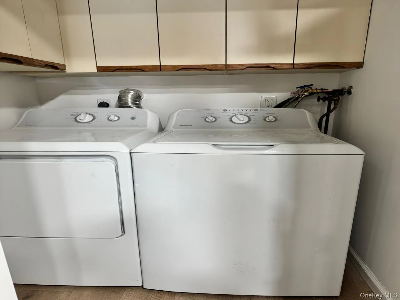 80 Northgate Circle, Huntington, NY, 2 Bedrooms Bedrooms, 5 Rooms Rooms,2 BathroomsBathrooms,Residential Lease,Idx,Northgate,0,953355 80 Northgate Circle, Huntington, NY, 2 Bedrooms Bedrooms, 5 Rooms Rooms,2 BathroomsBathrooms,Residential Lease,Idx,Northgate,0,953355