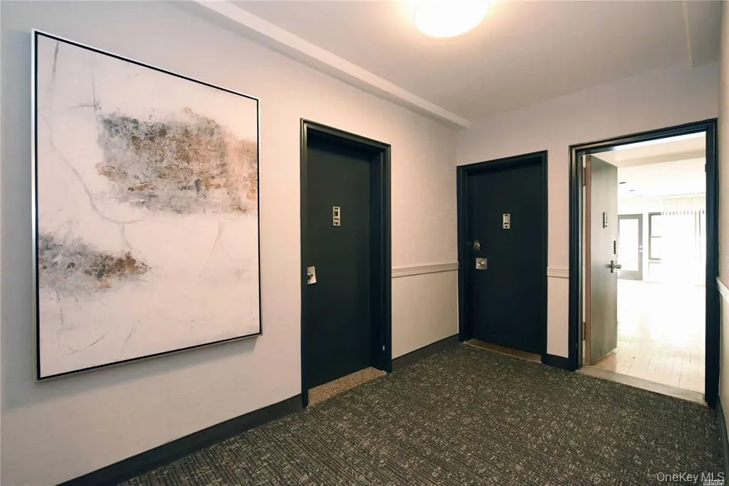 Residential Floor to Apartment Residential Floor to Apartment