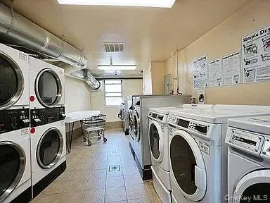 2580 Ocean Parkway, New York, NY, 1 Bedroom Bedrooms, 4 Rooms Rooms,1 BathroomBathrooms,Residential Lease,For Rent,Ocean,0,953392 2580 Ocean Parkway, New York, NY, 1 Bedroom Bedrooms, 4 Rooms Rooms,1 BathroomBathrooms,Residential Lease,For Rent,Ocean,0,953392