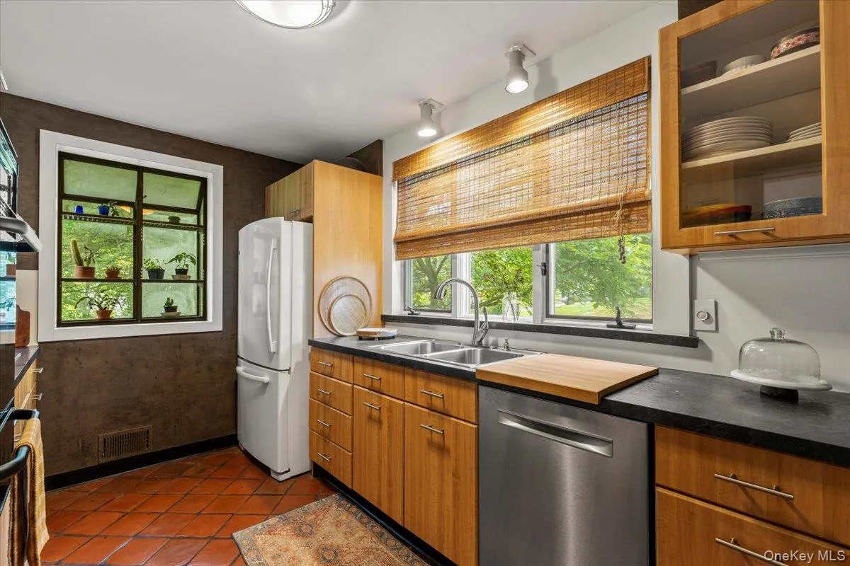 18 Harvard Lane, Greenburgh, NY, 3 Bedrooms Bedrooms, 7 Rooms Rooms,2 BathroomsBathrooms,Residential Lease,Idx,Harvard,0,953447 18 Harvard Lane, Greenburgh, NY, 3 Bedrooms Bedrooms, 7 Rooms Rooms,2 BathroomsBathrooms,Residential Lease,Idx,Harvard,0,953447