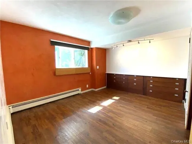 Bonus Bedroom/ Office Bonus Bedroom/ Office