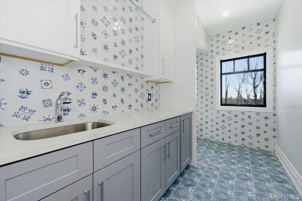 Large Laundry Room - 2nd Fl Large Laundry Room - 2nd Fl