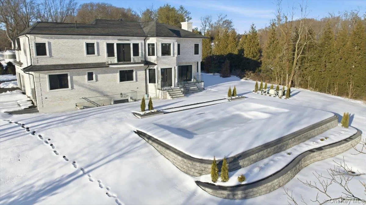 26 Saint Andrews Court, North Hempstead, NY, 5 Bedrooms Bedrooms, 11 Rooms Rooms,5 BathroomsBathrooms,Residential Sale,For Rent,Saint Andrews,0,953465 26 Saint Andrews Court, North Hempstead, NY, 5 Bedrooms Bedrooms, 11 Rooms Rooms,5 BathroomsBathrooms,Residential Sale,For Rent,Saint Andrews,0,953465