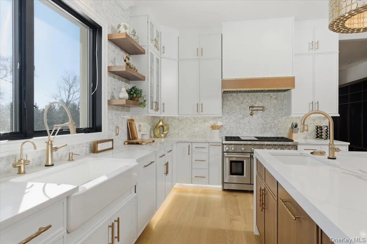 26 Saint Andrews Court, North Hempstead, NY, 5 Bedrooms Bedrooms, 11 Rooms Rooms,5 BathroomsBathrooms,Residential Sale,For Rent,Saint Andrews,0,953465 26 Saint Andrews Court, North Hempstead, NY, 5 Bedrooms Bedrooms, 11 Rooms Rooms,5 BathroomsBathrooms,Residential Sale,For Rent,Saint Andrews,0,953465