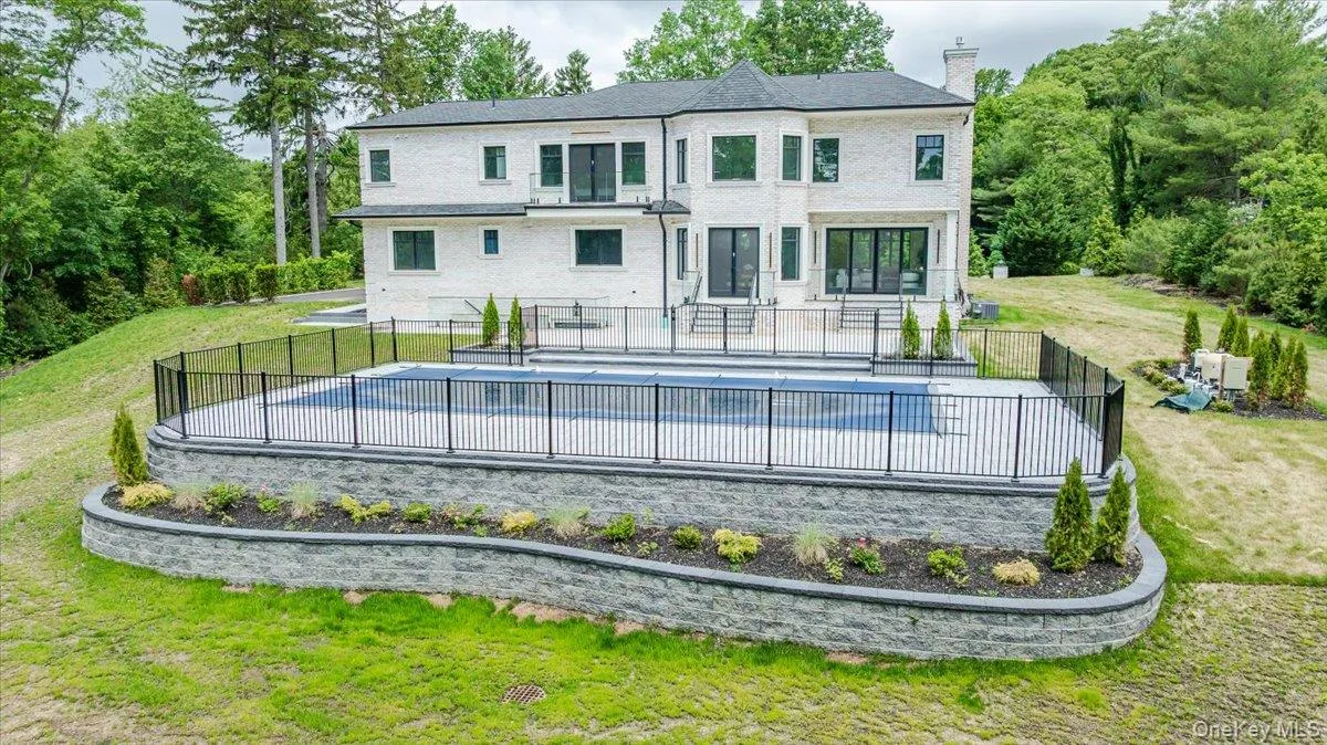 26 Saint Andrews Court, North Hempstead, NY, 5 Bedrooms Bedrooms, 11 Rooms Rooms,5 BathroomsBathrooms,Residential,For Rent,Saint Andrews,0,953465 26 Saint Andrews Court, North Hempstead, NY, 5 Bedrooms Bedrooms, 11 Rooms Rooms,5 BathroomsBathrooms,Residential,For Rent,Saint Andrews,0,953465