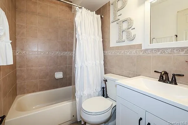 2449 Union Boulevard, Islip, NY, 1 Bedroom Bedrooms, 3 Rooms Rooms,1 BathroomBathrooms,Residential,For Rent,Union,0,953481 2449 Union Boulevard, Islip, NY, 1 Bedroom Bedrooms, 3 Rooms Rooms,1 BathroomBathrooms,Residential,For Rent,Union,0,953481