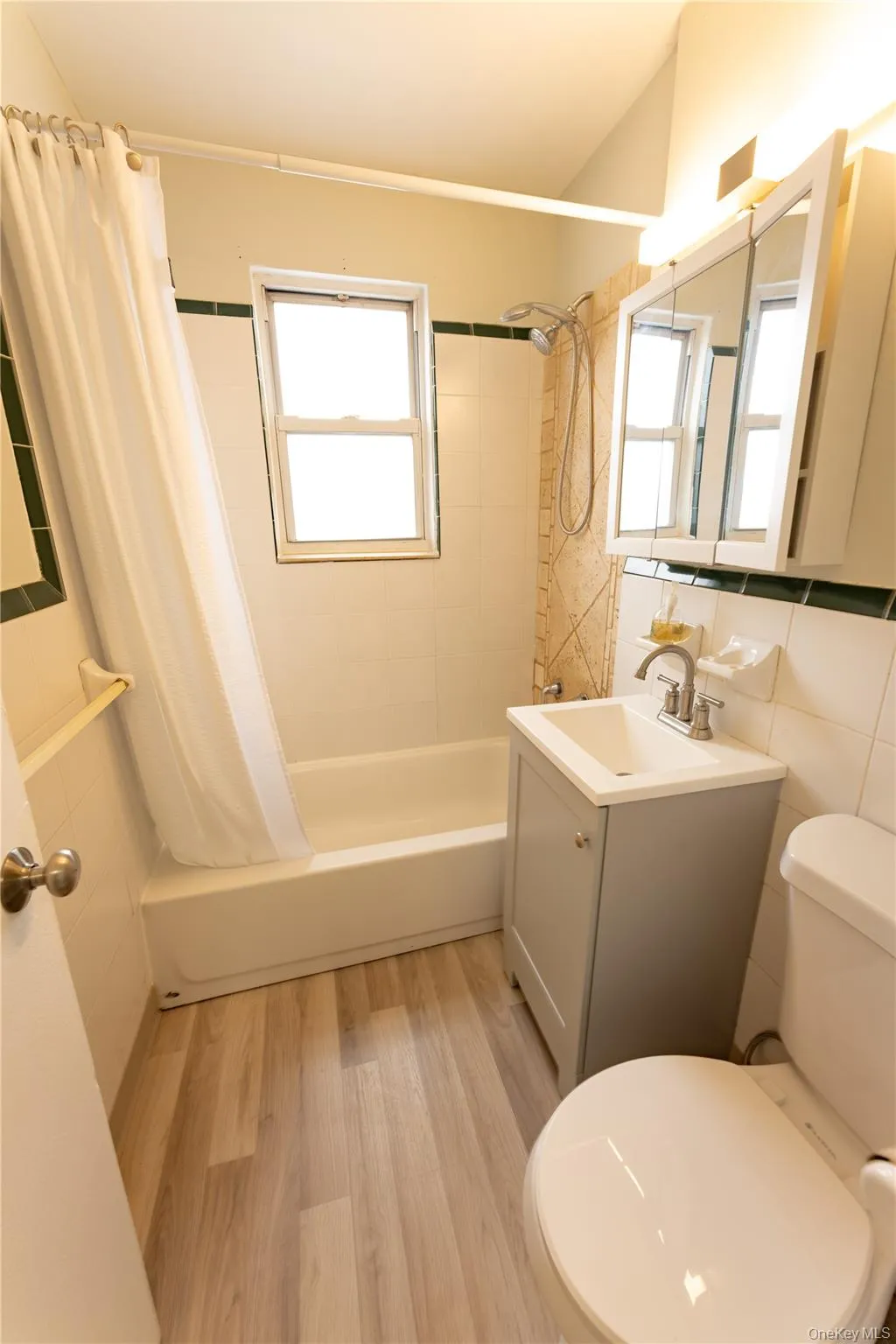 33 B Grand Street, Mount Vernon, NY, 2 Bedrooms Bedrooms, 4 Rooms Rooms,1 BathroomBathrooms,Residential Lease,For Rent,Grand,0,953499 33 B Grand Street, Mount Vernon, NY, 2 Bedrooms Bedrooms, 4 Rooms Rooms,1 BathroomBathrooms,Residential Lease,For Rent,Grand,0,953499