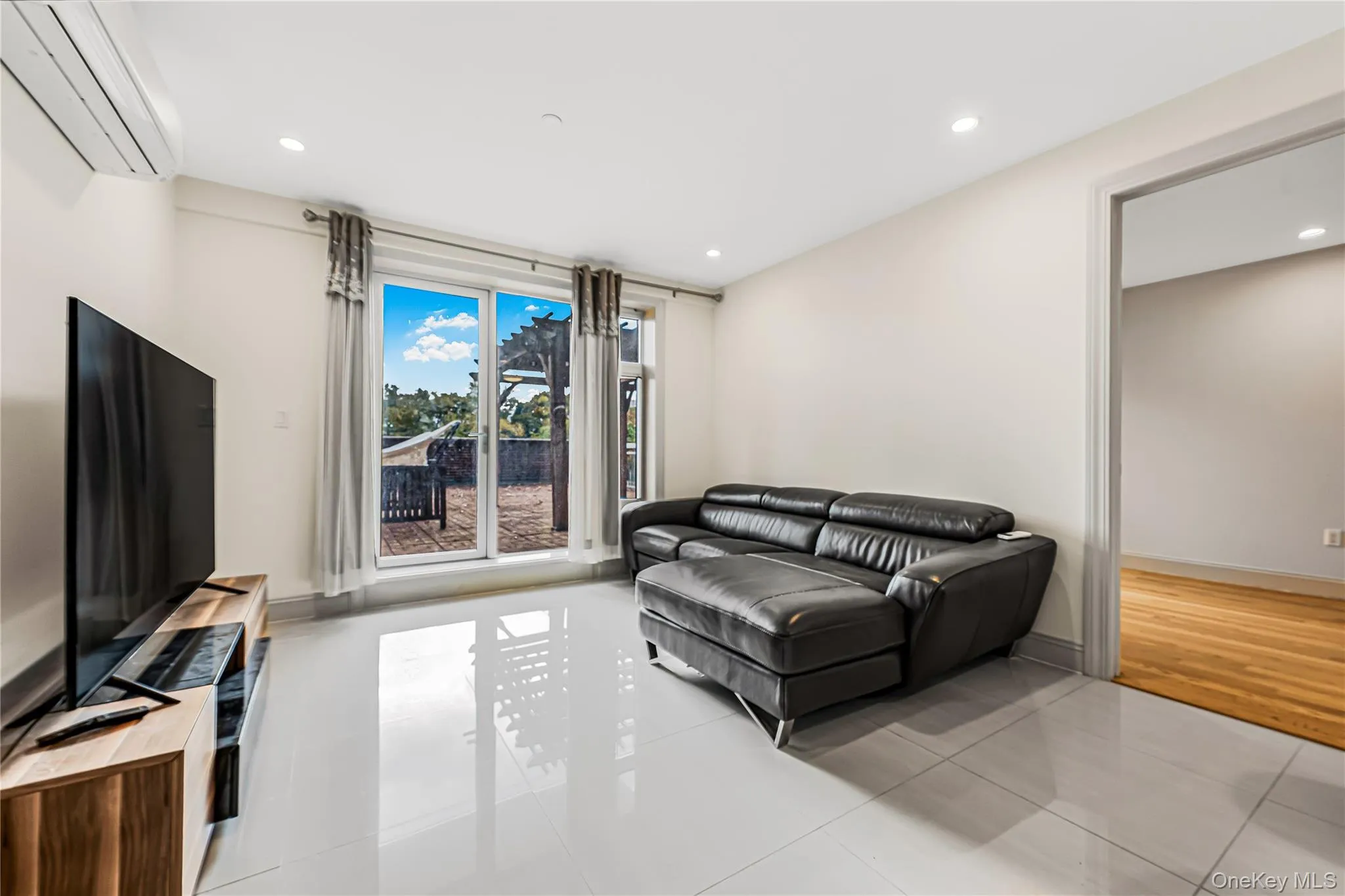 6538 austin st, New York, NY, 2 Bedrooms Bedrooms, 4 Rooms Rooms,2 BathroomsBathrooms,Residential,For Rent,austin st,0,953503 6538 austin st, New York, NY, 2 Bedrooms Bedrooms, 4 Rooms Rooms,2 BathroomsBathrooms,Residential,For Rent,austin st,0,953503