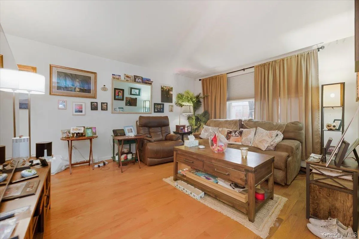 192 Huntington Avenue, New York, NY, 3 Bedrooms Bedrooms, 7 Rooms Rooms,2 BathroomsBathrooms,Residential,For Rent,Huntington,0,953518 192 Huntington Avenue, New York, NY, 3 Bedrooms Bedrooms, 7 Rooms Rooms,2 BathroomsBathrooms,Residential,For Rent,Huntington,0,953518