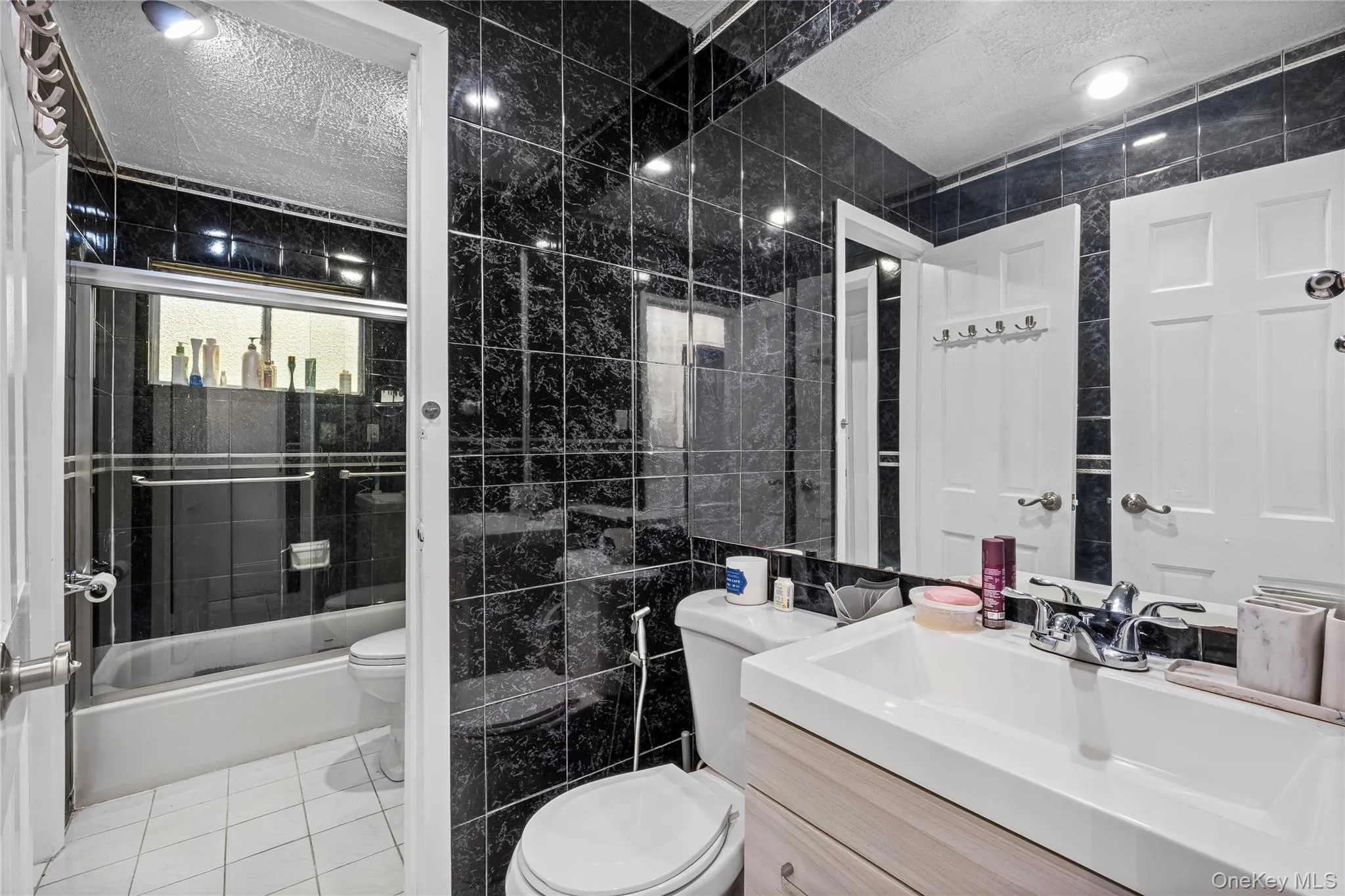 18 South Drive, North Hempstead, NY, 4 Bedrooms Bedrooms, 6 Rooms Rooms,2 BathroomsBathrooms,Residential Lease,Idx,South,0,953532 18 South Drive, North Hempstead, NY, 4 Bedrooms Bedrooms, 6 Rooms Rooms,2 BathroomsBathrooms,Residential Lease,Idx,South,0,953532