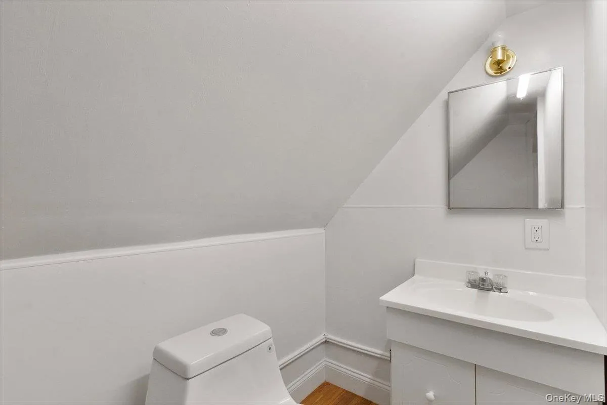 116 Corlies Avenue, Pelham, NY, 4 Bedrooms Bedrooms, 8 Rooms Rooms,1 BathroomBathrooms,Residential Lease,Idx,Corlies,0,953533 116 Corlies Avenue, Pelham, NY, 4 Bedrooms Bedrooms, 8 Rooms Rooms,1 BathroomBathrooms,Residential Lease,Idx,Corlies,0,953533