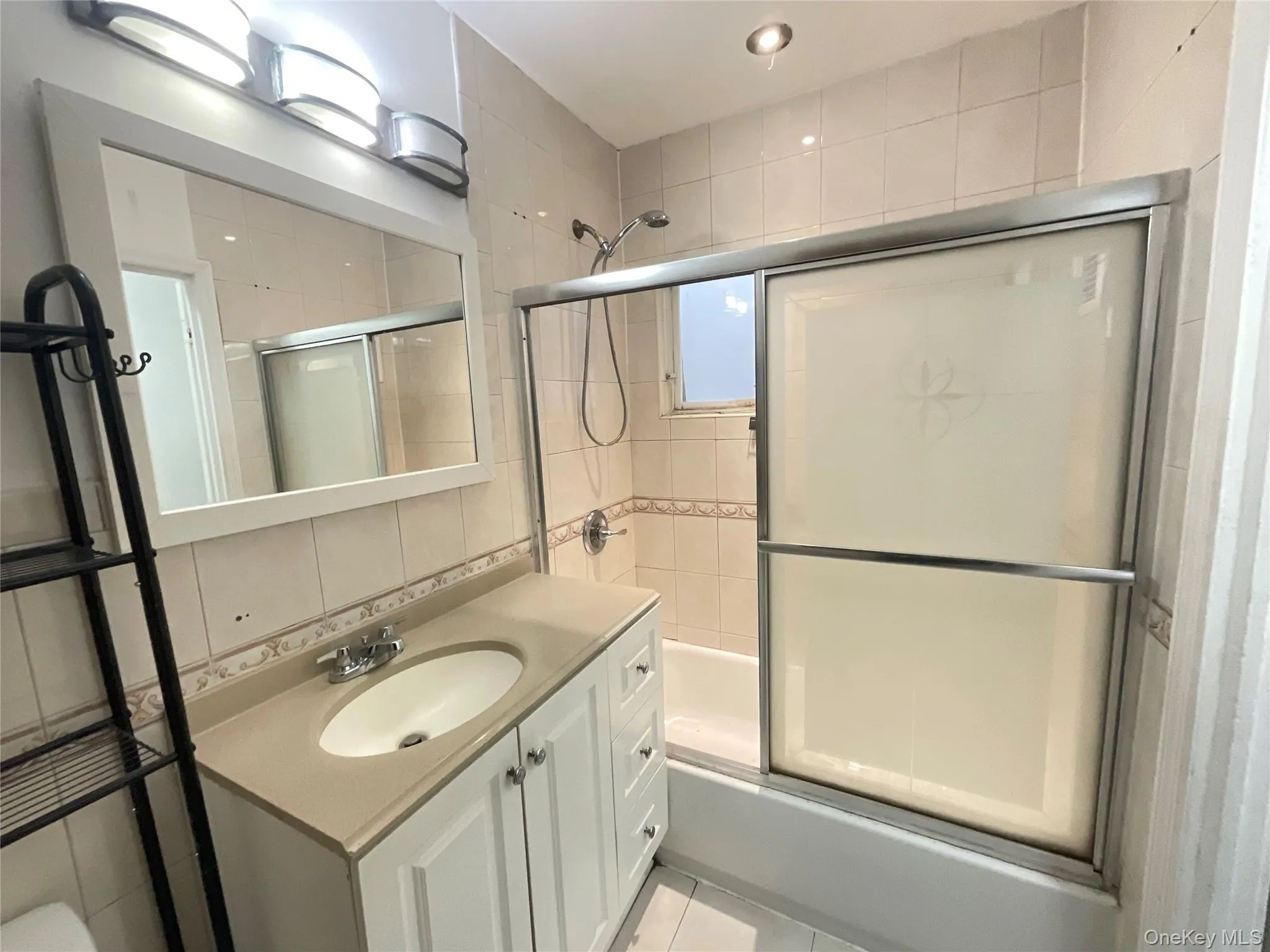 5906 59th Drive, New York, NY, 3 Bedrooms Bedrooms, 6 Rooms Rooms,1 BathroomBathrooms,Residential Lease,Idx,59th,0,953538 5906 59th Drive, New York, NY, 3 Bedrooms Bedrooms, 6 Rooms Rooms,1 BathroomBathrooms,Residential Lease,Idx,59th,0,953538