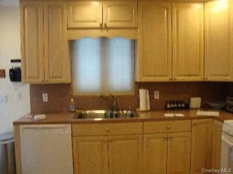 25 Elm Street, North Hempstead, NY, 2 Bedrooms Bedrooms, 5 Rooms Rooms,1 BathroomBathrooms,Residential Lease,Idx,Elm,0,953560 25 Elm Street, North Hempstead, NY, 2 Bedrooms Bedrooms, 5 Rooms Rooms,1 BathroomBathrooms,Residential Lease,Idx,Elm,0,953560