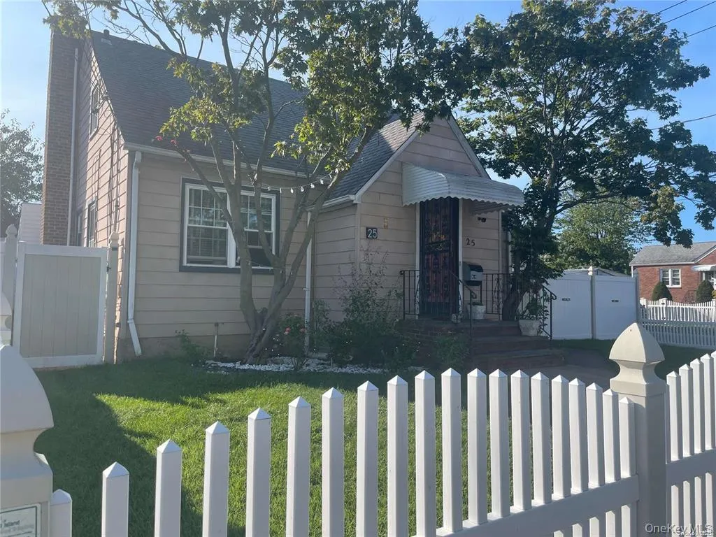 25 Grand Street, Hempstead, NY, 4 Bedrooms Bedrooms, 10 Rooms Rooms,2 BathroomsBathrooms,Residential Lease,Idx,Grand,0,953566 25 Grand Street, Hempstead, NY, 4 Bedrooms Bedrooms, 10 Rooms Rooms,2 BathroomsBathrooms,Residential Lease,Idx,Grand,0,953566