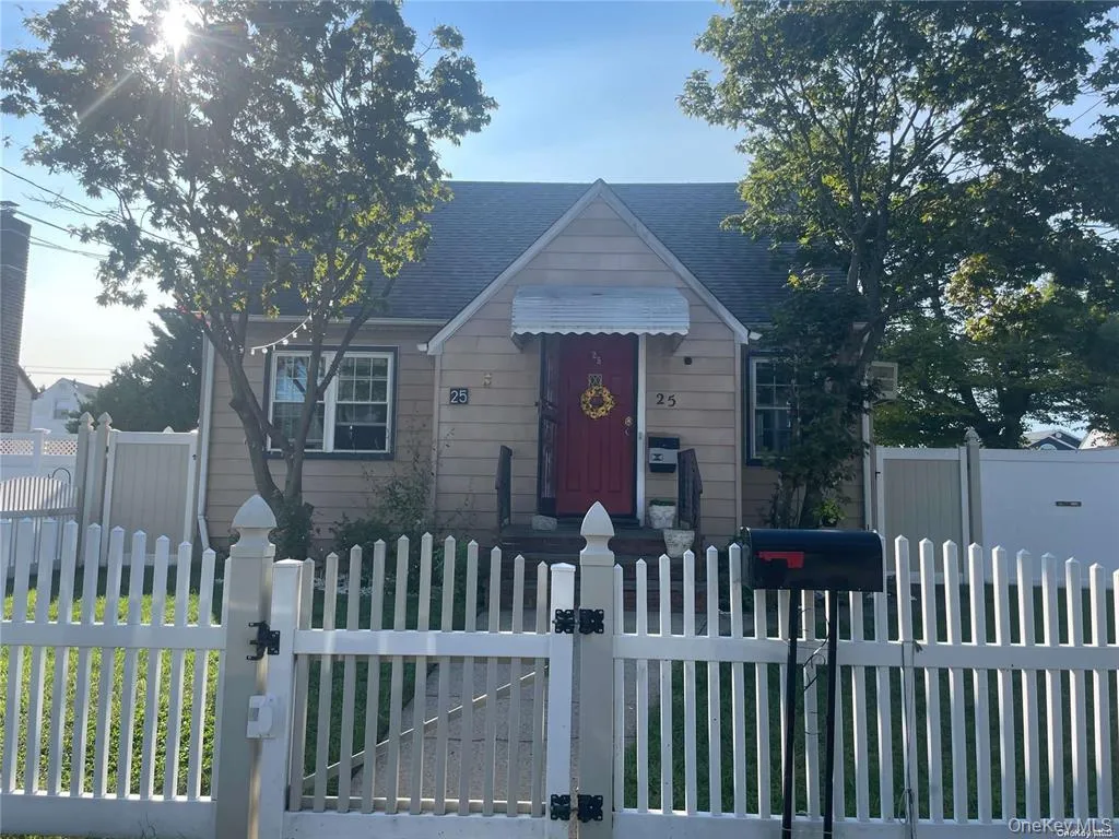25 Grand Street, Hempstead, NY, 4 Bedrooms Bedrooms, 10 Rooms Rooms,2 BathroomsBathrooms,Residential Lease,Idx,Grand,0,953566 25 Grand Street, Hempstead, NY, 4 Bedrooms Bedrooms, 10 Rooms Rooms,2 BathroomsBathrooms,Residential Lease,Idx,Grand,0,953566