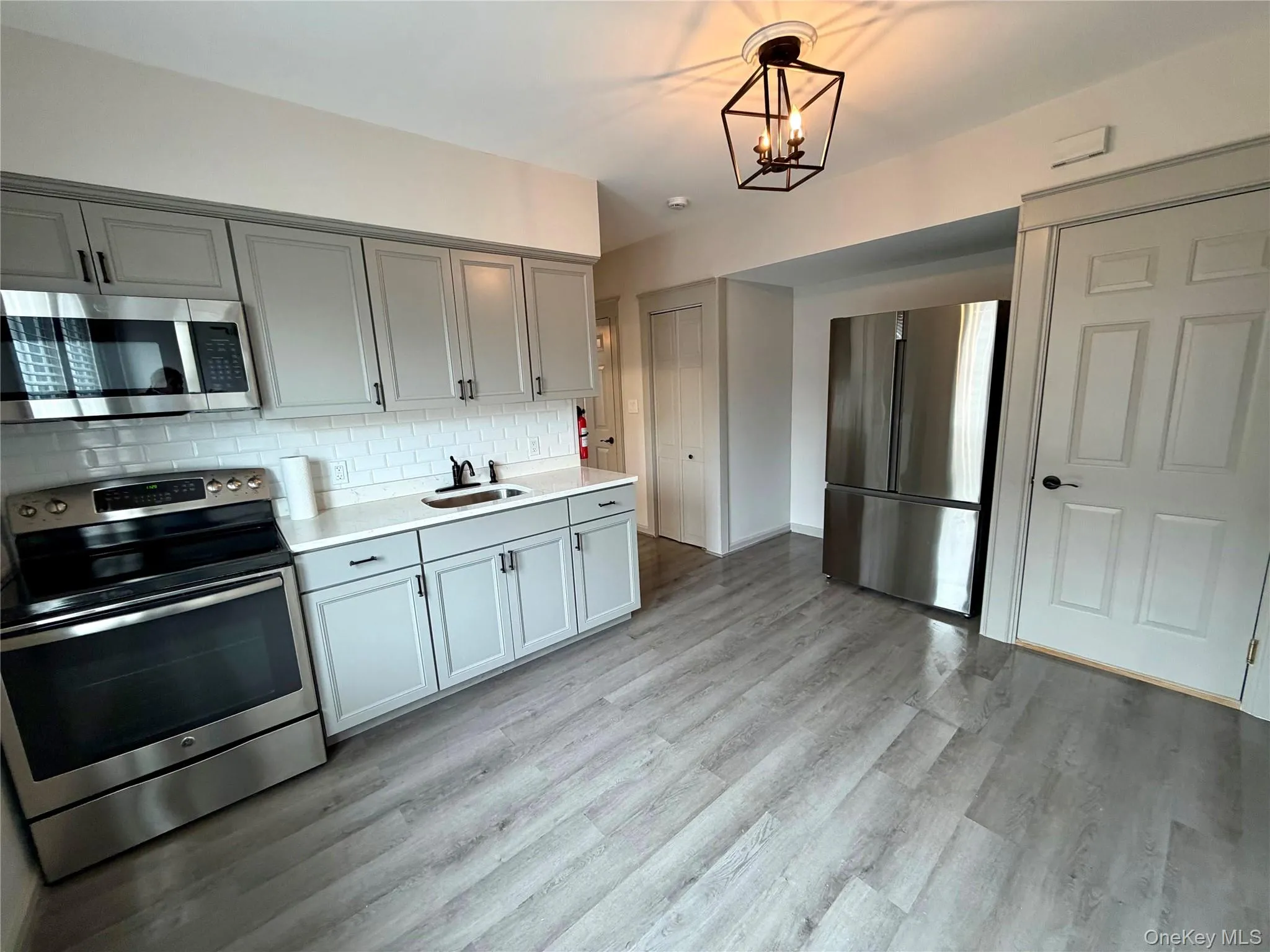 11 Franklin Street, Poughkeepsie, NY, 2 Bedrooms Bedrooms, 4 Rooms Rooms,1 BathroomBathrooms,Residential Lease,Idx,Franklin,0,953571 11 Franklin Street, Poughkeepsie, NY, 2 Bedrooms Bedrooms, 4 Rooms Rooms,1 BathroomBathrooms,Residential Lease,Idx,Franklin,0,953571