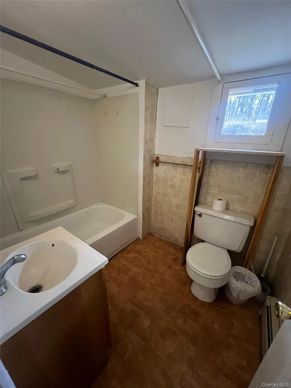 333 Girard Street, Esopus, NY, 1 Bedroom Bedrooms, 2 Rooms Rooms,1 BathroomBathrooms,Residential Lease,Idx,Girard,0,953591 333 Girard Street, Esopus, NY, 1 Bedroom Bedrooms, 2 Rooms Rooms,1 BathroomBathrooms,Residential Lease,Idx,Girard,0,953591