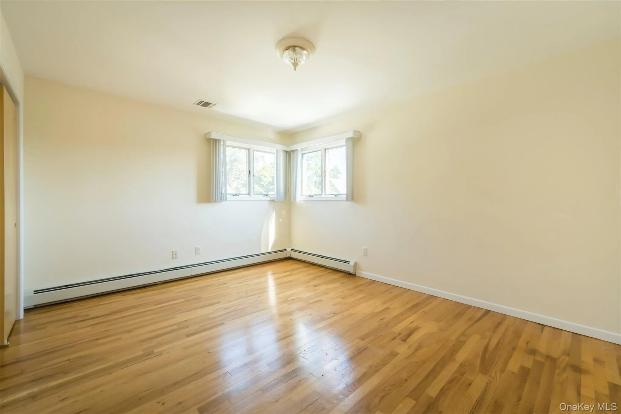 11 7th Street, Oyster Bay, NY, 5 Bedrooms Bedrooms, 7 Rooms Rooms,2 BathroomsBathrooms,Residential Lease,For Rent,7th,0,953712 11 7th Street, Oyster Bay, NY, 5 Bedrooms Bedrooms, 7 Rooms Rooms,2 BathroomsBathrooms,Residential Lease,For Rent,7th,0,953712