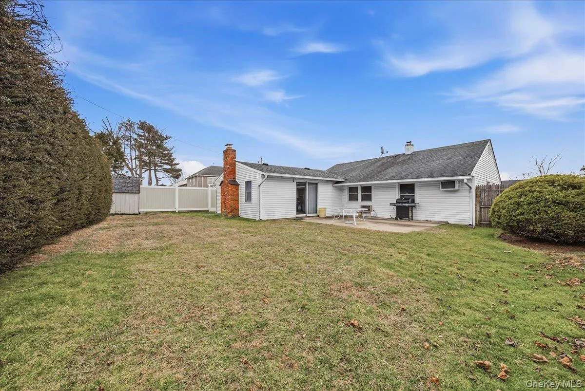 17 Wilson Lane, Oyster Bay, NY, 3 Bedrooms Bedrooms, 7 Rooms Rooms,1 BathroomBathrooms,Residential Sale,For Rent,Wilson,0,953751 17 Wilson Lane, Oyster Bay, NY, 3 Bedrooms Bedrooms, 7 Rooms Rooms,1 BathroomBathrooms,Residential Sale,For Rent,Wilson,0,953751