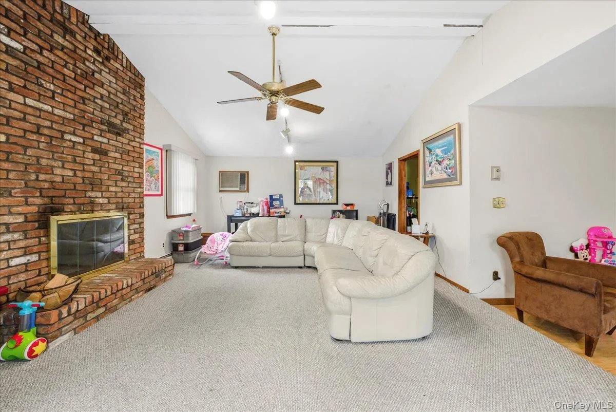 17 Wilson Lane, Oyster Bay, NY, 3 Bedrooms Bedrooms, 7 Rooms Rooms,1 BathroomBathrooms,Residential Sale,For Rent,Wilson,0,953751 17 Wilson Lane, Oyster Bay, NY, 3 Bedrooms Bedrooms, 7 Rooms Rooms,1 BathroomBathrooms,Residential Sale,For Rent,Wilson,0,953751