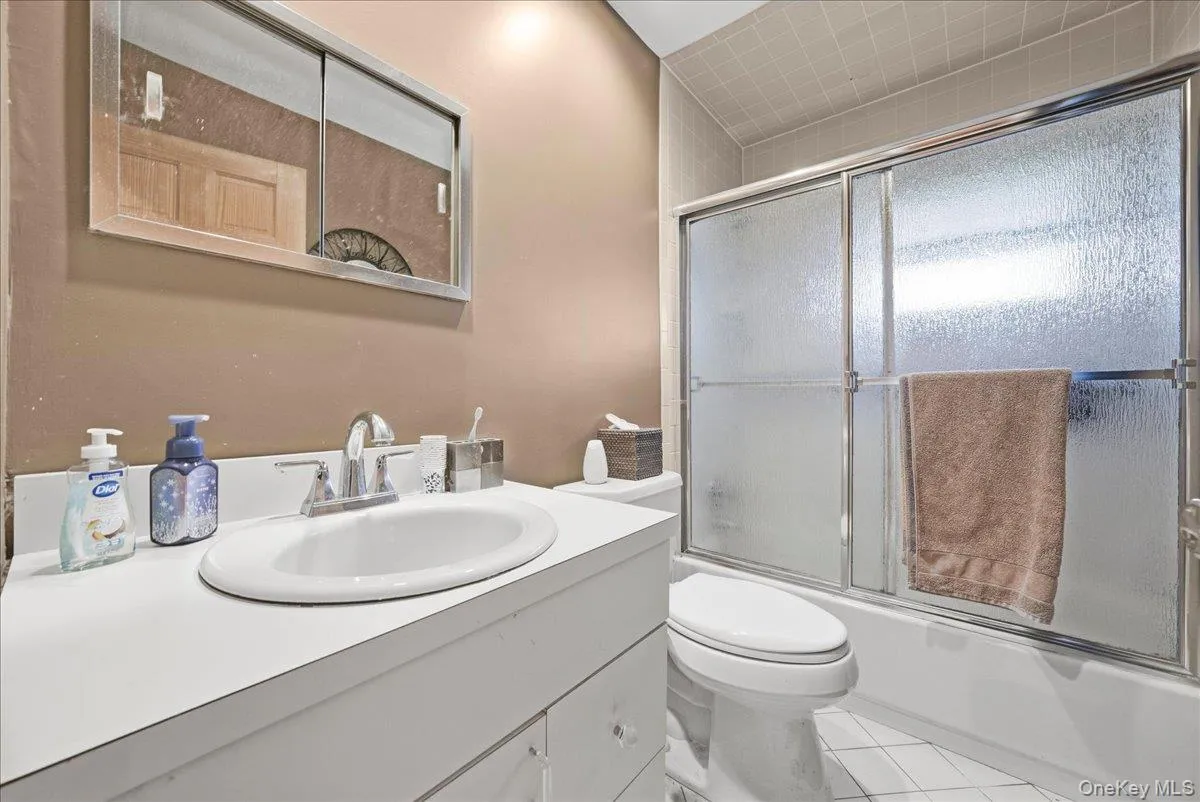 17 Wilson Lane, Oyster Bay, NY, 3 Bedrooms Bedrooms, 7 Rooms Rooms,1 BathroomBathrooms,Residential Sale,For Rent,Wilson,0,953751 17 Wilson Lane, Oyster Bay, NY, 3 Bedrooms Bedrooms, 7 Rooms Rooms,1 BathroomBathrooms,Residential Sale,For Rent,Wilson,0,953751