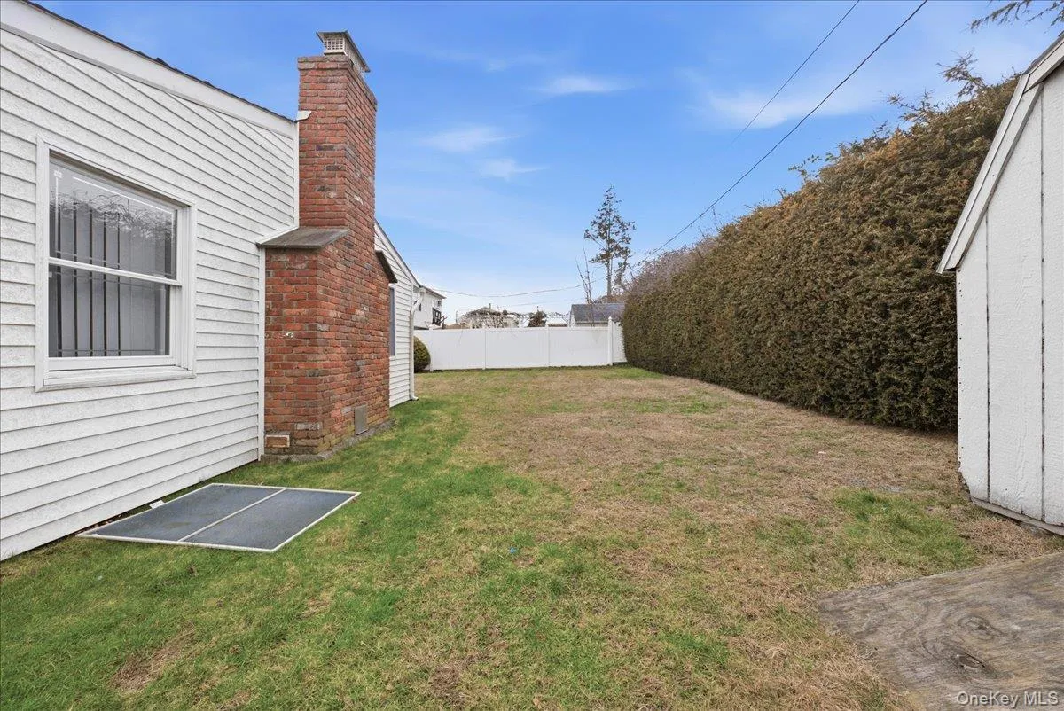 17 Wilson Lane, Oyster Bay, NY, 3 Bedrooms Bedrooms, 7 Rooms Rooms,1 BathroomBathrooms,Residential Sale,For Rent,Wilson,0,953751 17 Wilson Lane, Oyster Bay, NY, 3 Bedrooms Bedrooms, 7 Rooms Rooms,1 BathroomBathrooms,Residential Sale,For Rent,Wilson,0,953751