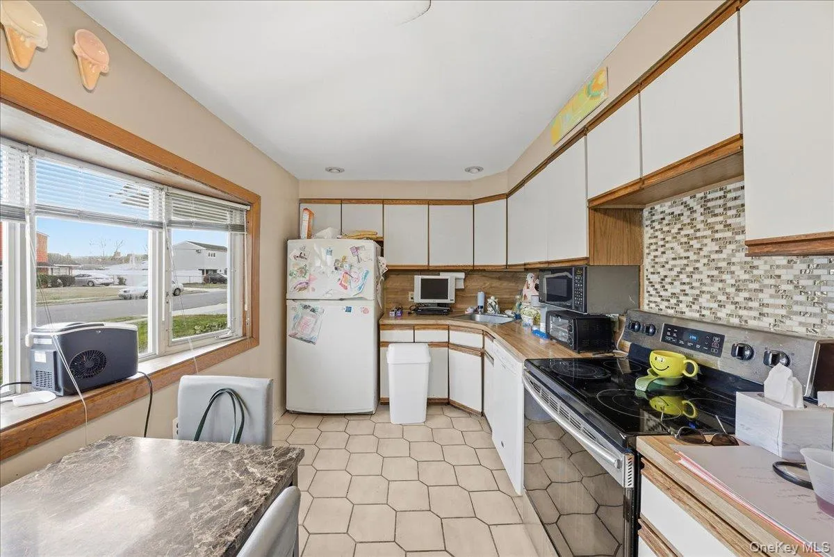 17 Wilson Lane, Oyster Bay, NY, 3 Bedrooms Bedrooms, 7 Rooms Rooms,1 BathroomBathrooms,Residential Sale,For Rent,Wilson,0,953751 17 Wilson Lane, Oyster Bay, NY, 3 Bedrooms Bedrooms, 7 Rooms Rooms,1 BathroomBathrooms,Residential Sale,For Rent,Wilson,0,953751