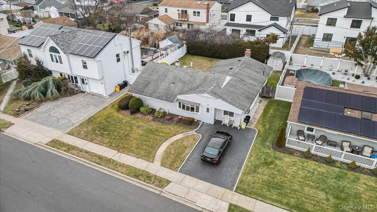 17 Wilson Lane, Oyster Bay, NY, 3 Bedrooms Bedrooms, 7 Rooms Rooms,1 BathroomBathrooms,Residential Sale,For Rent,Wilson,0,953751 17 Wilson Lane, Oyster Bay, NY, 3 Bedrooms Bedrooms, 7 Rooms Rooms,1 BathroomBathrooms,Residential Sale,For Rent,Wilson,0,953751