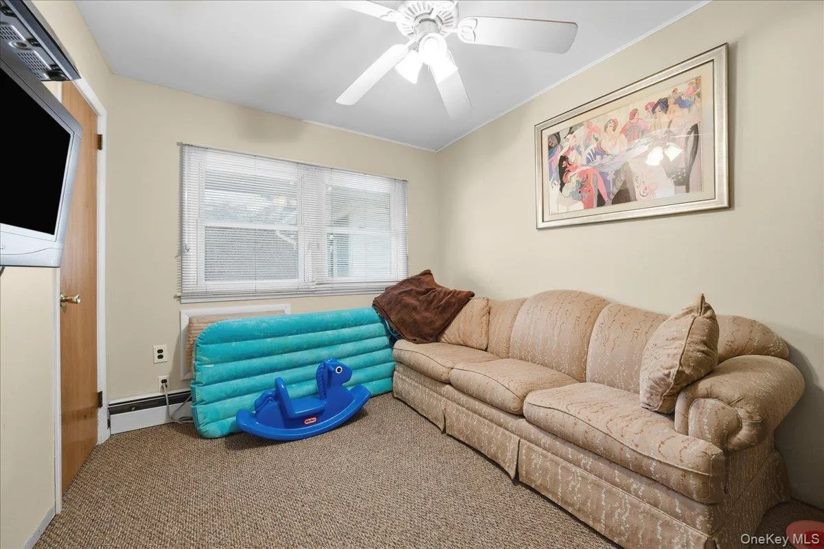 17 Wilson Lane, Oyster Bay, NY, 3 Bedrooms Bedrooms, 7 Rooms Rooms,1 BathroomBathrooms,Residential Sale,For Rent,Wilson,0,953751 17 Wilson Lane, Oyster Bay, NY, 3 Bedrooms Bedrooms, 7 Rooms Rooms,1 BathroomBathrooms,Residential Sale,For Rent,Wilson,0,953751