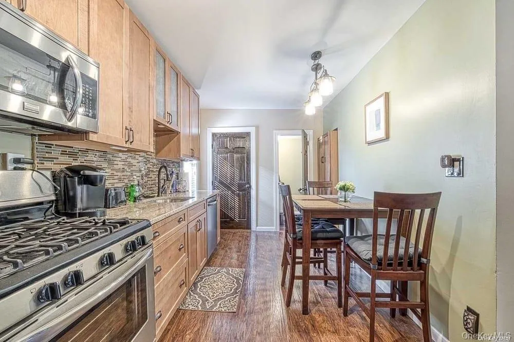 524 Central Avenue, Oyster Bay, NY, 3 Bedrooms Bedrooms, 5 Rooms Rooms,1 BathroomBathrooms,Residential Lease,Idx,Central,0,953760 524 Central Avenue, Oyster Bay, NY, 3 Bedrooms Bedrooms, 5 Rooms Rooms,1 BathroomBathrooms,Residential Lease,Idx,Central,0,953760