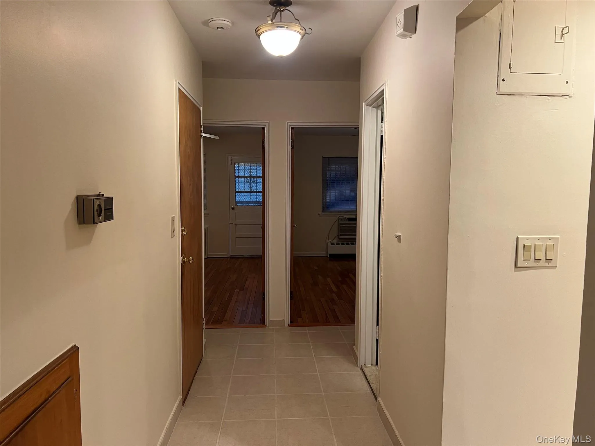 21-04 Hoyt Avenue, New York, NY, 2 Bedrooms Bedrooms, 5 Rooms Rooms,1 BathroomBathrooms,Residential Lease,Idx,Hoyt,0,953779 21-04 Hoyt Avenue, New York, NY, 2 Bedrooms Bedrooms, 5 Rooms Rooms,1 BathroomBathrooms,Residential Lease,Idx,Hoyt,0,953779