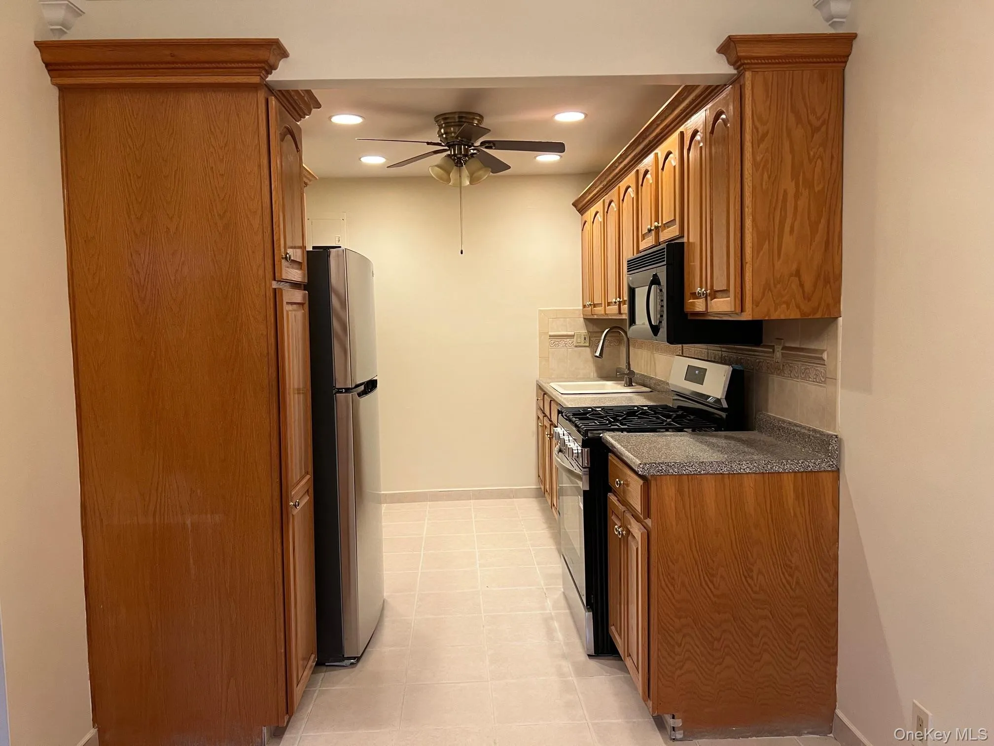 21-04 Hoyt Avenue, New York, NY, 2 Bedrooms Bedrooms, 5 Rooms Rooms,1 BathroomBathrooms,Residential Lease,Idx,Hoyt,0,953779 21-04 Hoyt Avenue, New York, NY, 2 Bedrooms Bedrooms, 5 Rooms Rooms,1 BathroomBathrooms,Residential Lease,Idx,Hoyt,0,953779