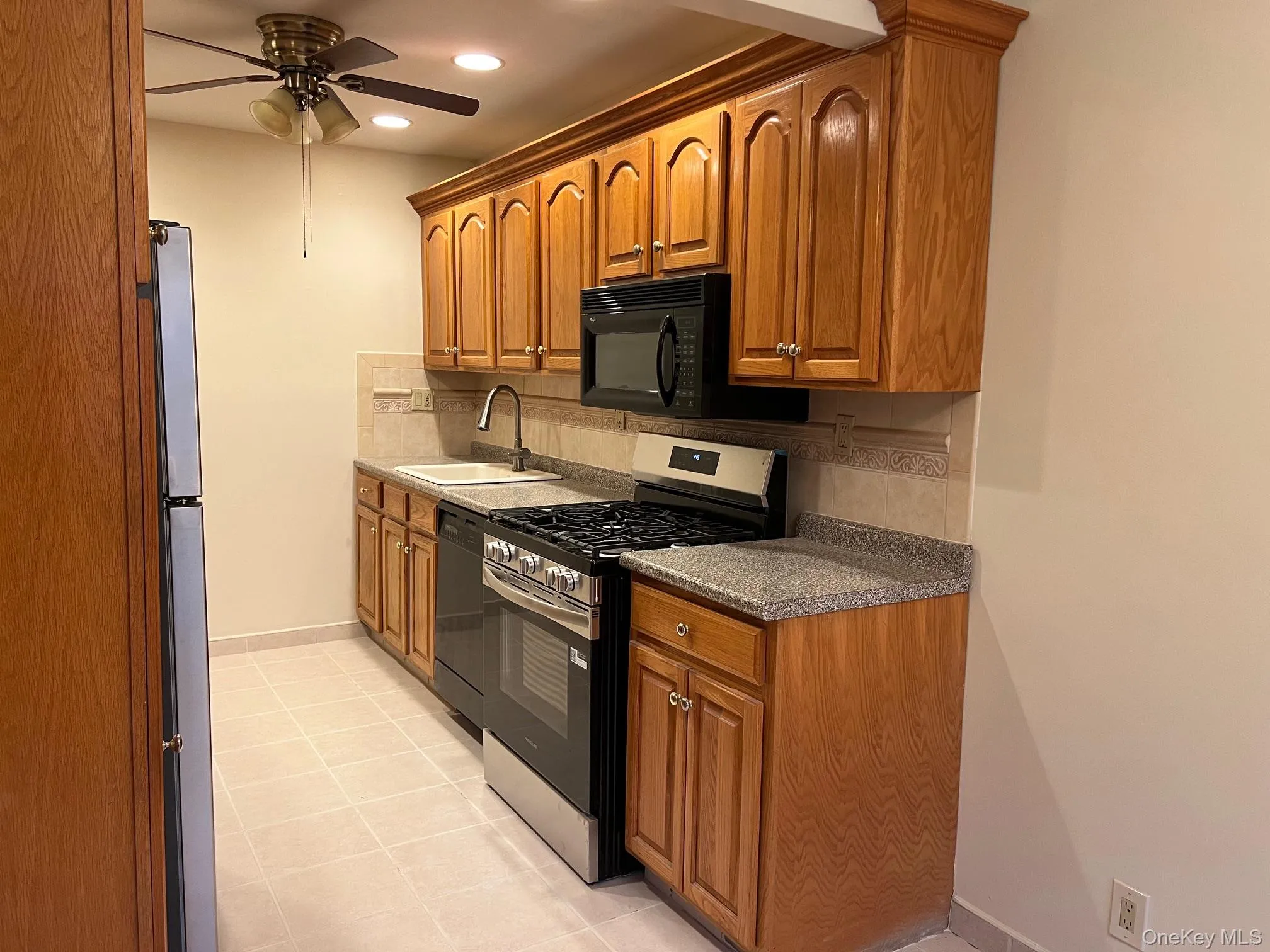 21-04 Hoyt Avenue, New York, NY, 2 Bedrooms Bedrooms, 5 Rooms Rooms,1 BathroomBathrooms,Residential Lease,Idx,Hoyt,0,953779 21-04 Hoyt Avenue, New York, NY, 2 Bedrooms Bedrooms, 5 Rooms Rooms,1 BathroomBathrooms,Residential Lease,Idx,Hoyt,0,953779